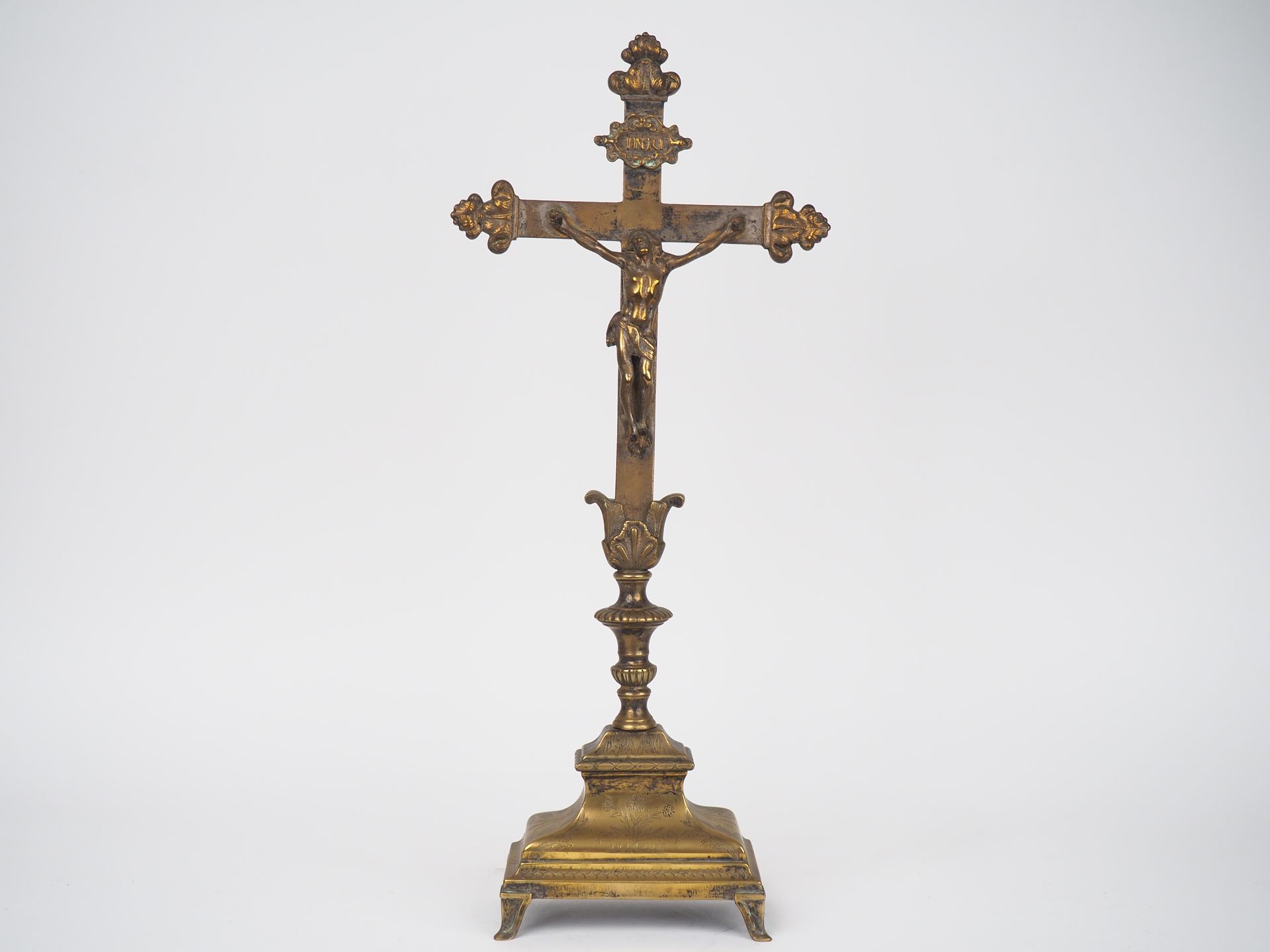 Null Crucifix Louis XIVen bronze.
H. 54,5 cm