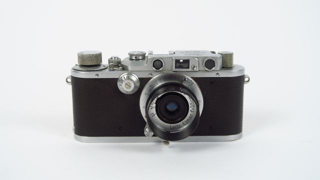 Null Leitz : Leica IIIa N° 258367 objectif Elmar 3,5/35 N°693959 parasoleil 
Con&hellip;