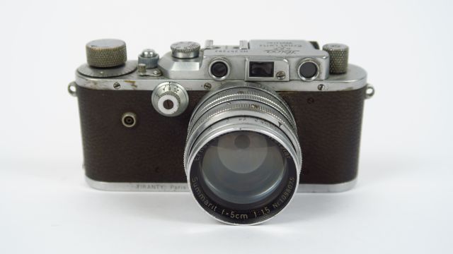 Null Leitz : Leica IIIa objectif Summarit 1,5/5cm N°1098075 
Cond : Bel état