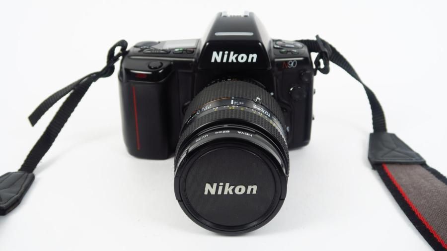 Null Nikon boitier N 90 Zoom AF 35/70 D ,dos frotté      
Cond C
