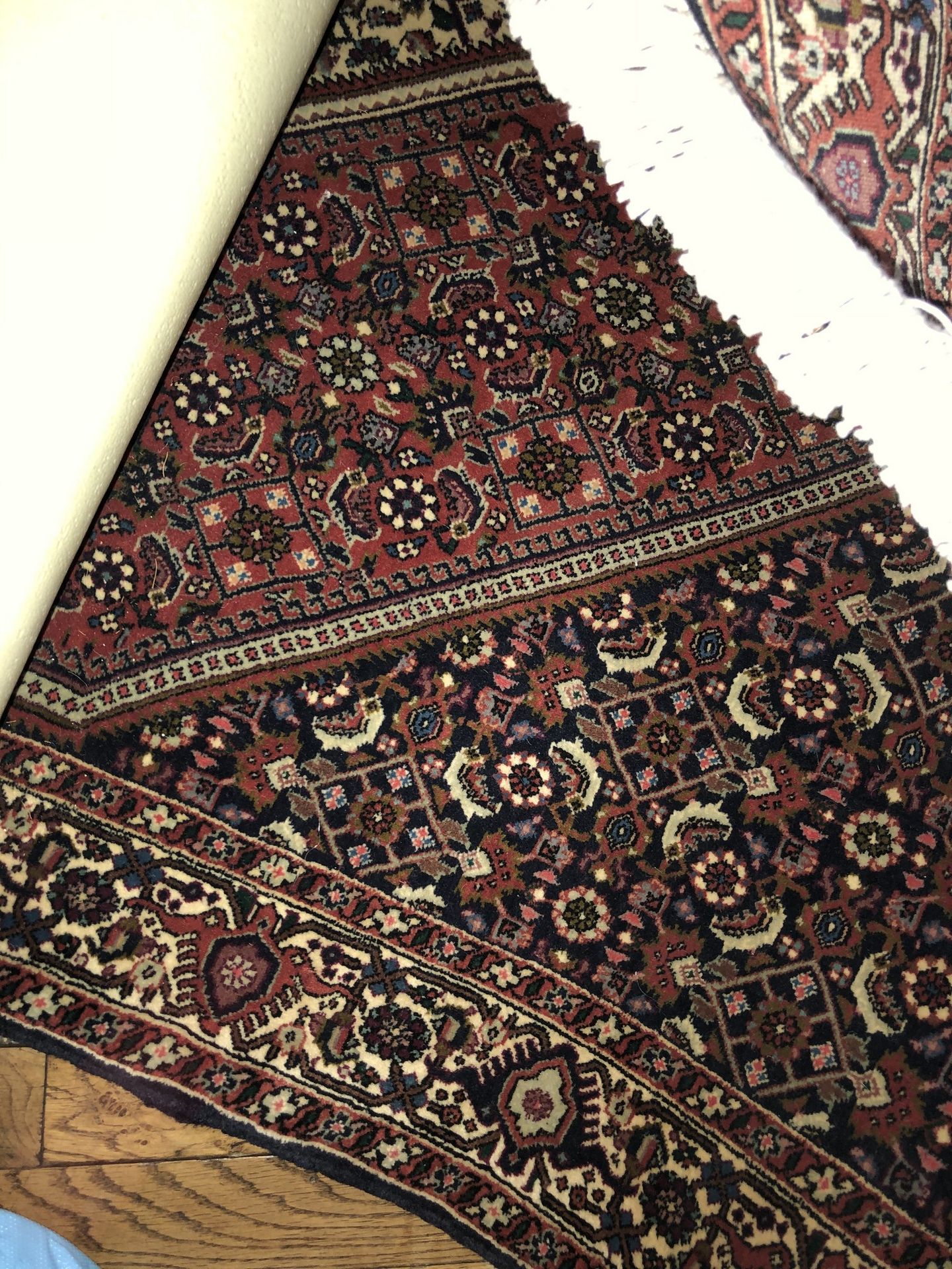 Null Moderner Teppich im persischen Stil mit Halbblumen-Dekoration

Bidjar, mode&hellip;