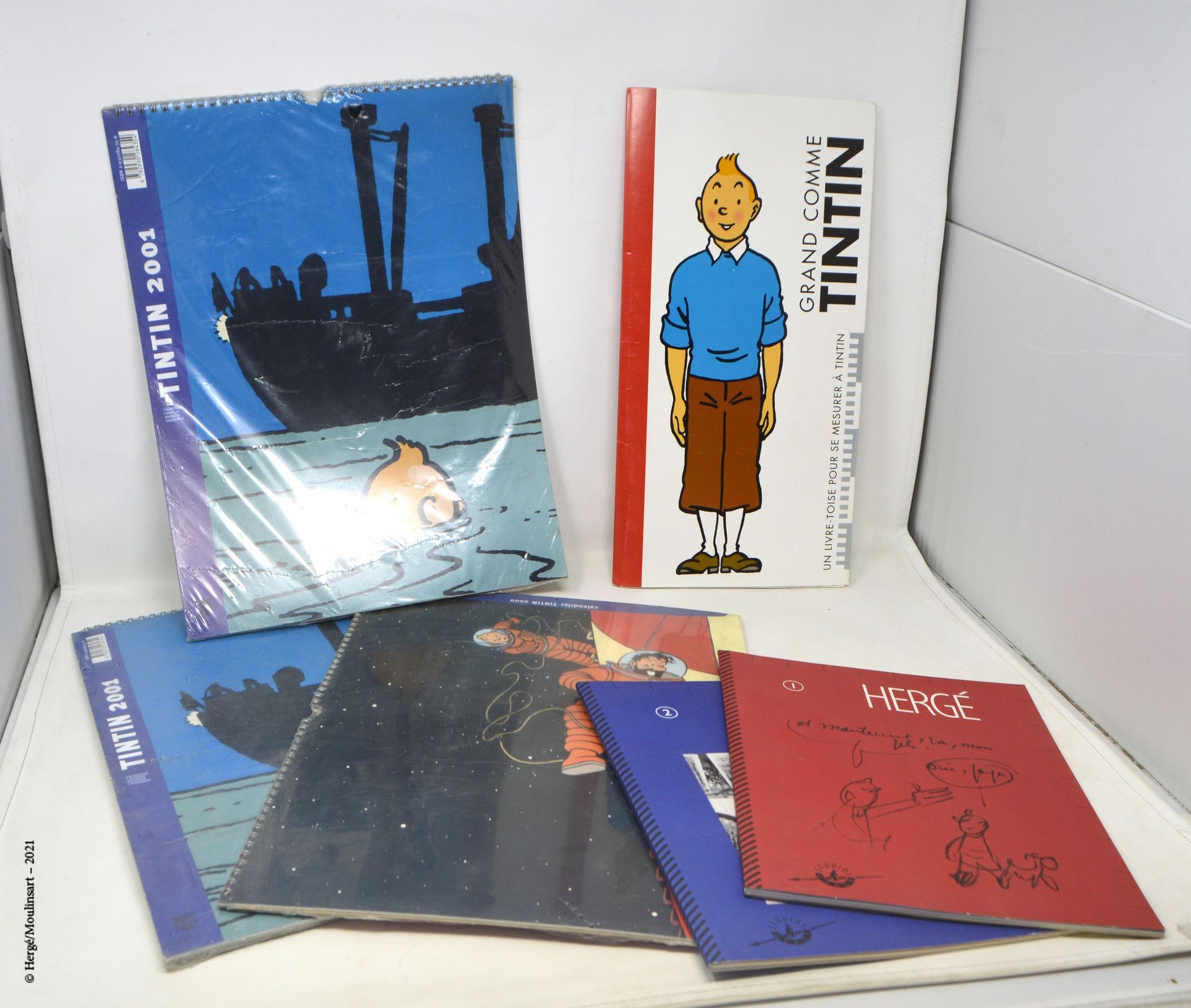 Dérivés HERGÉ/TINTIN/DVD/CALENDRIERS

Lot Tintin comprenant: 

- Hergé magazine &hellip;