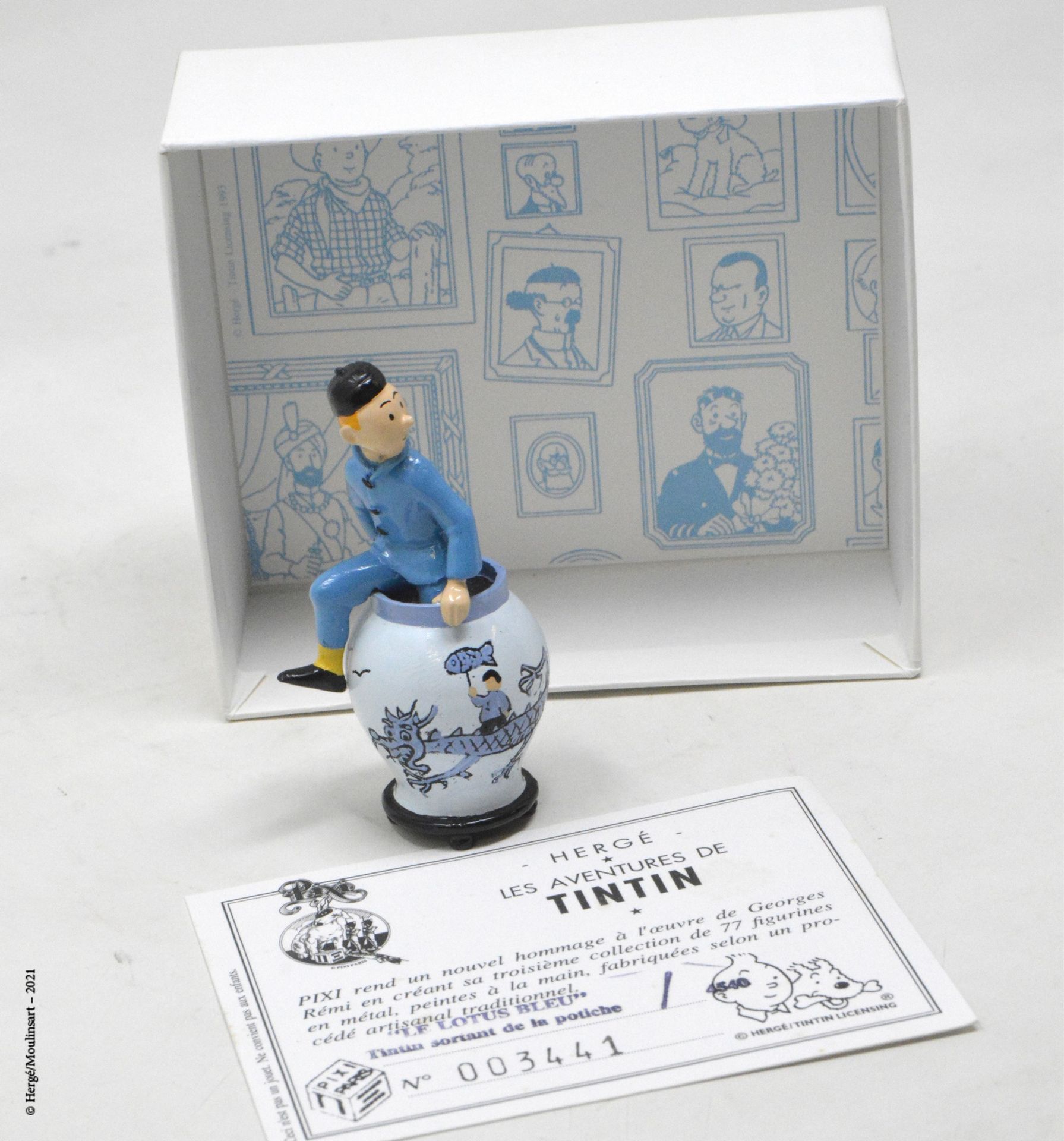 LE LOTUS BLEU 赫格/皮克斯（HERGÉ/PIXI

Hergé :Tintin系列第3号

蓝莲花》：丁丁从花瓶中走出来（1993）。

参考资料&hellip;