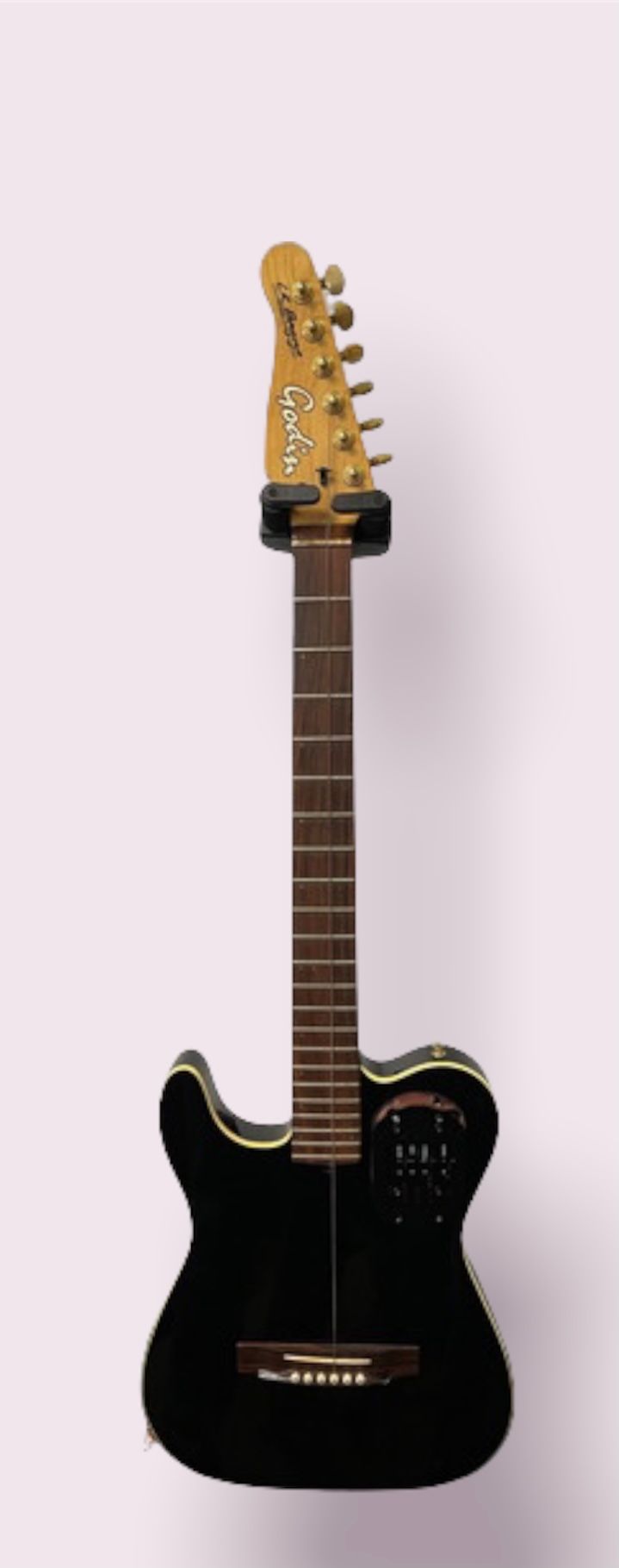 Null 电吉他，GODIN LR Baggs（左手型号）。

黑色，编号13486，加拿大制造

待维修（压电式传感器失灵）。