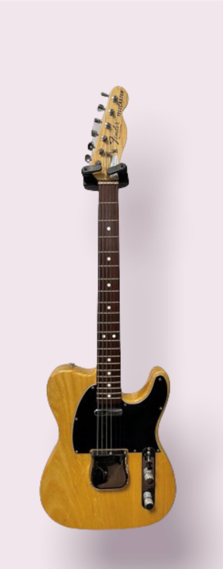 Null 电吉他，FENDER Telecaster

上过清漆的金丝楠木，编号S852360

(划痕)

带箱子