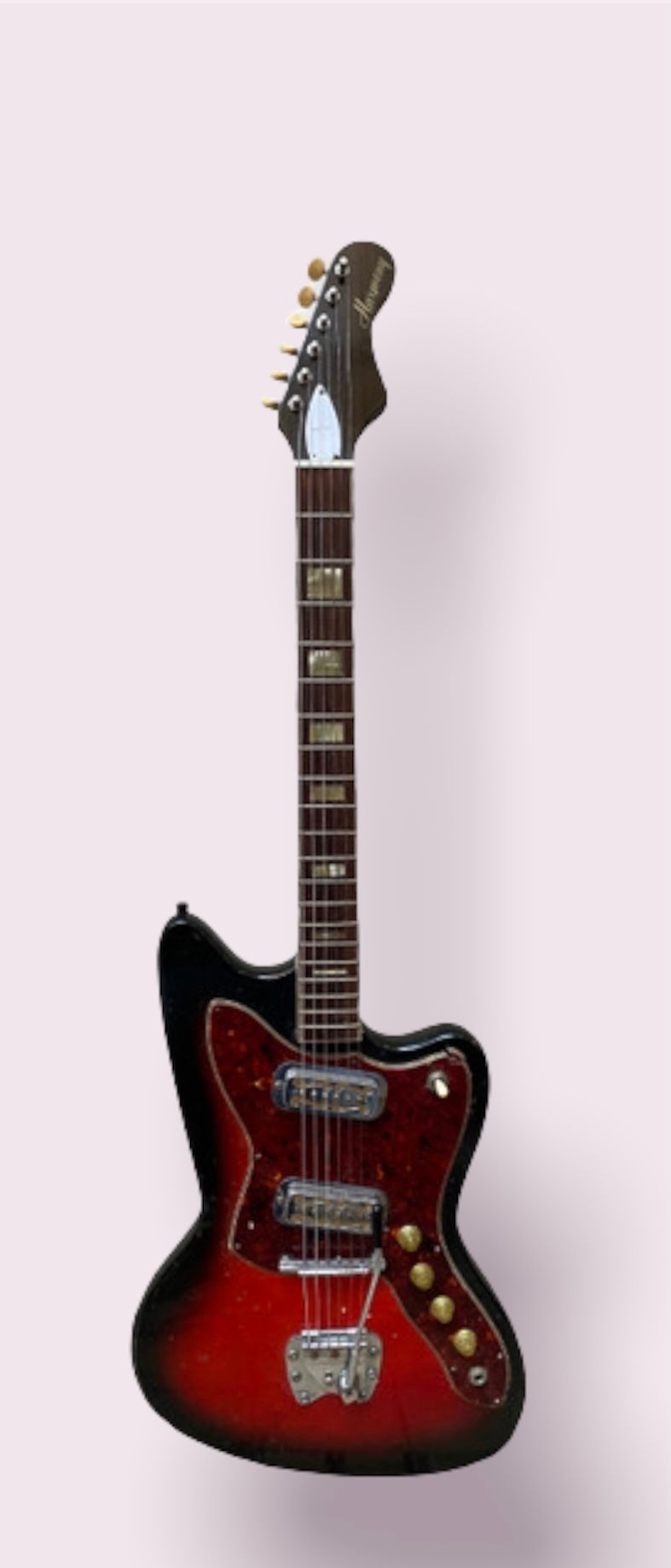 Null * 电吉他，HARMONY Silhouette/Bobcat H19，约1963/1968年

黑樱桃爆裂

琴颈和指板：枫木琴颈涂有黑檀木指板

&hellip;
