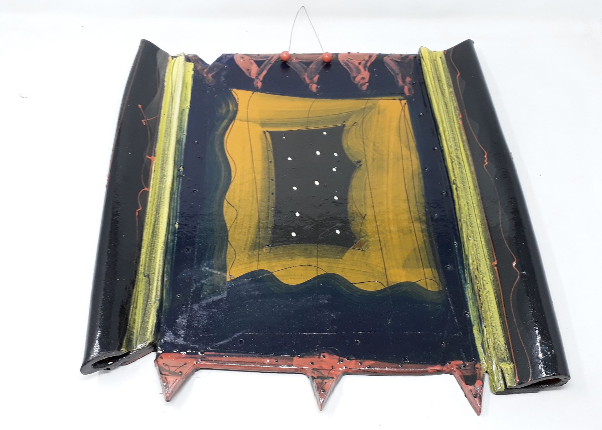Null 米勒-大卫（1942-2008）

釉面粘土长方形盘子，有字母图案

42 x 39 厘米