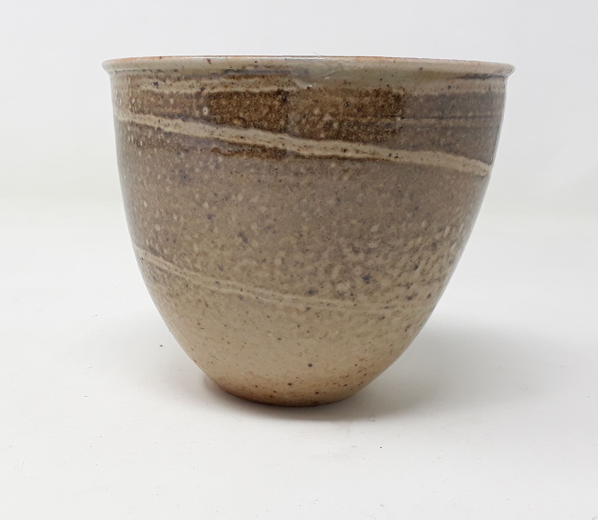 Null AHRENKIEL Dörte

灰釉陶碗，后跟下有凹痕和282号

直径：10.5；高：9厘米
