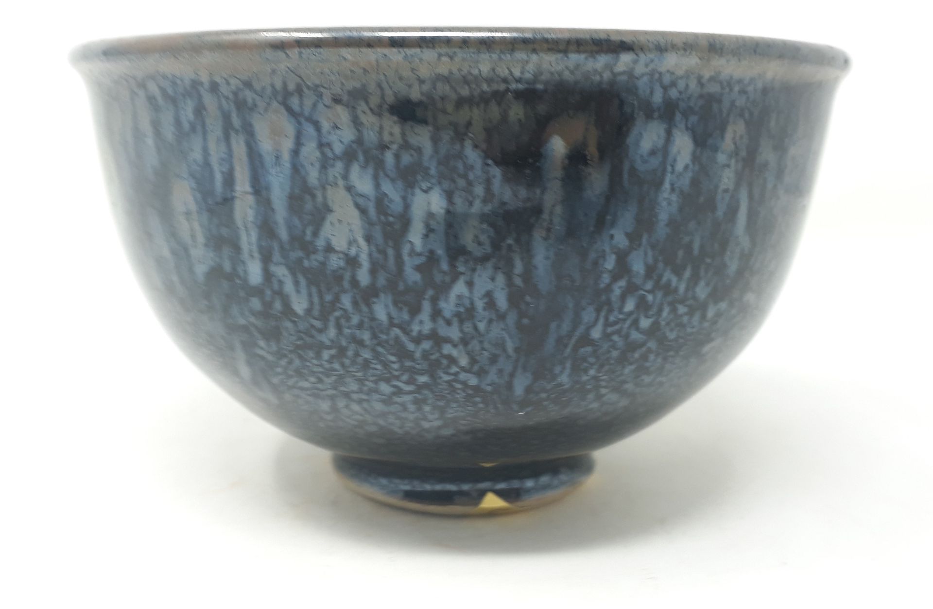 Null 费尔特里尼（FELTRINI）Jean-Luc

黑釉炻器碗，后跟下有签名和n°20

直径：12.5；高：8厘米