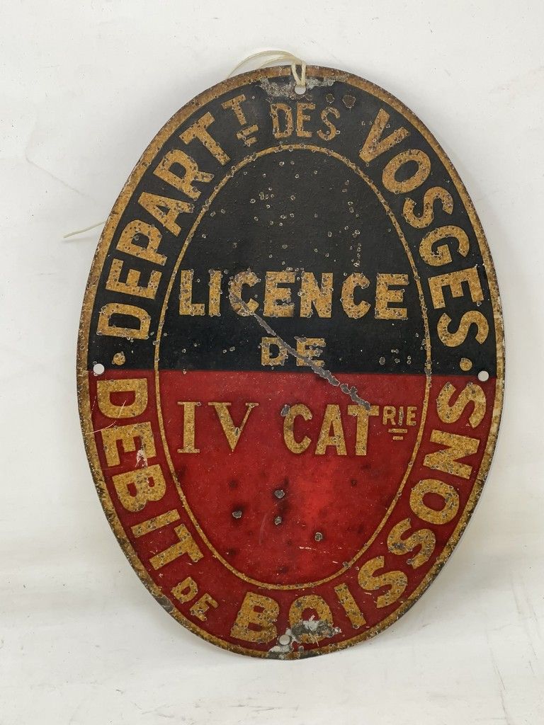 Null 一批五件珐琅彩盘，包括

- 许可证4e catégorie - département des Vosges"，20世纪，25 x 17.5厘米

&hellip;