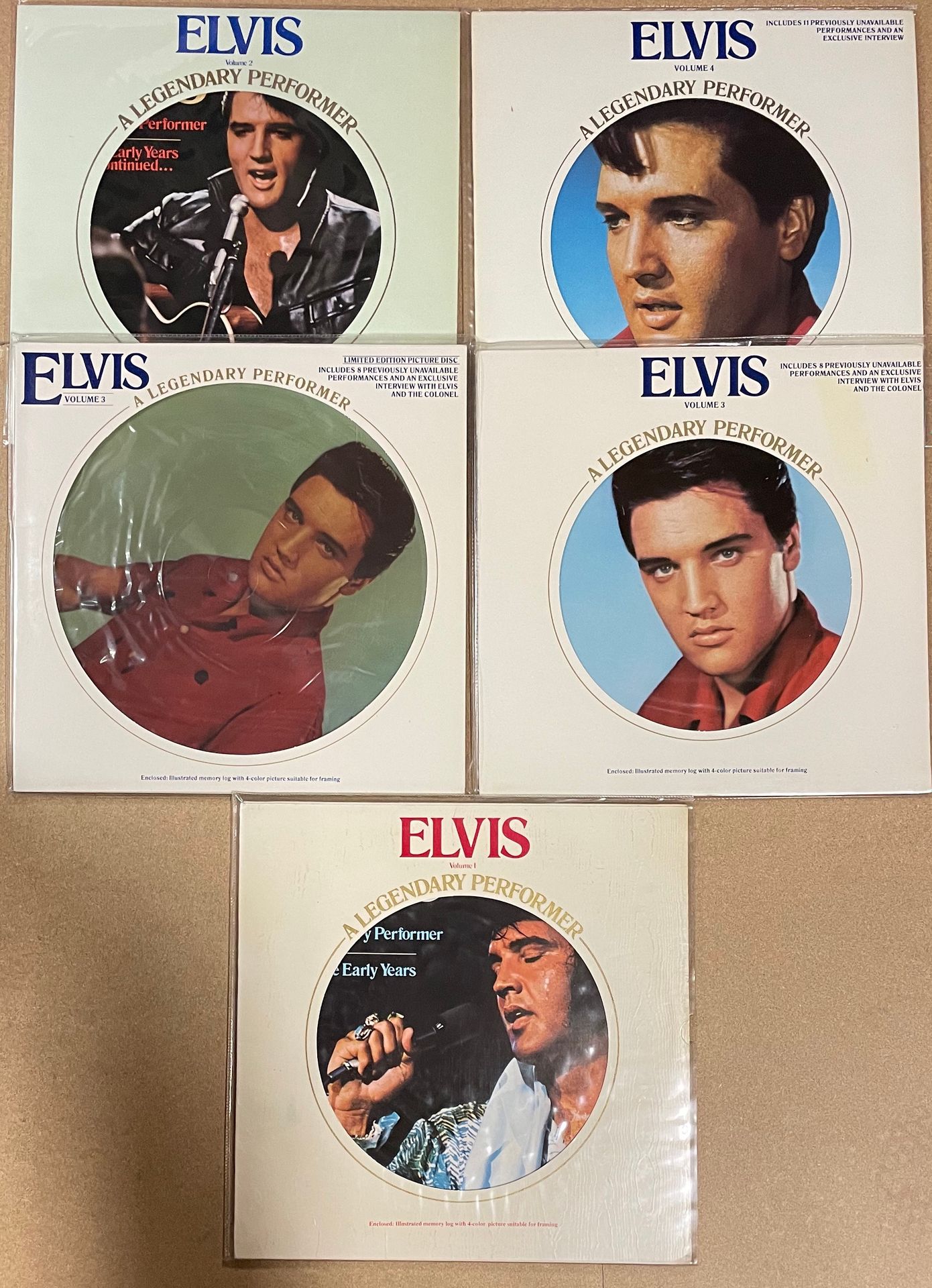 五张33T光盘（包括图片光盘）--埃尔维斯-普雷斯利，"埃尔维斯，一个传奇的表演者 "系列 
VG+至EX；VG+至EX