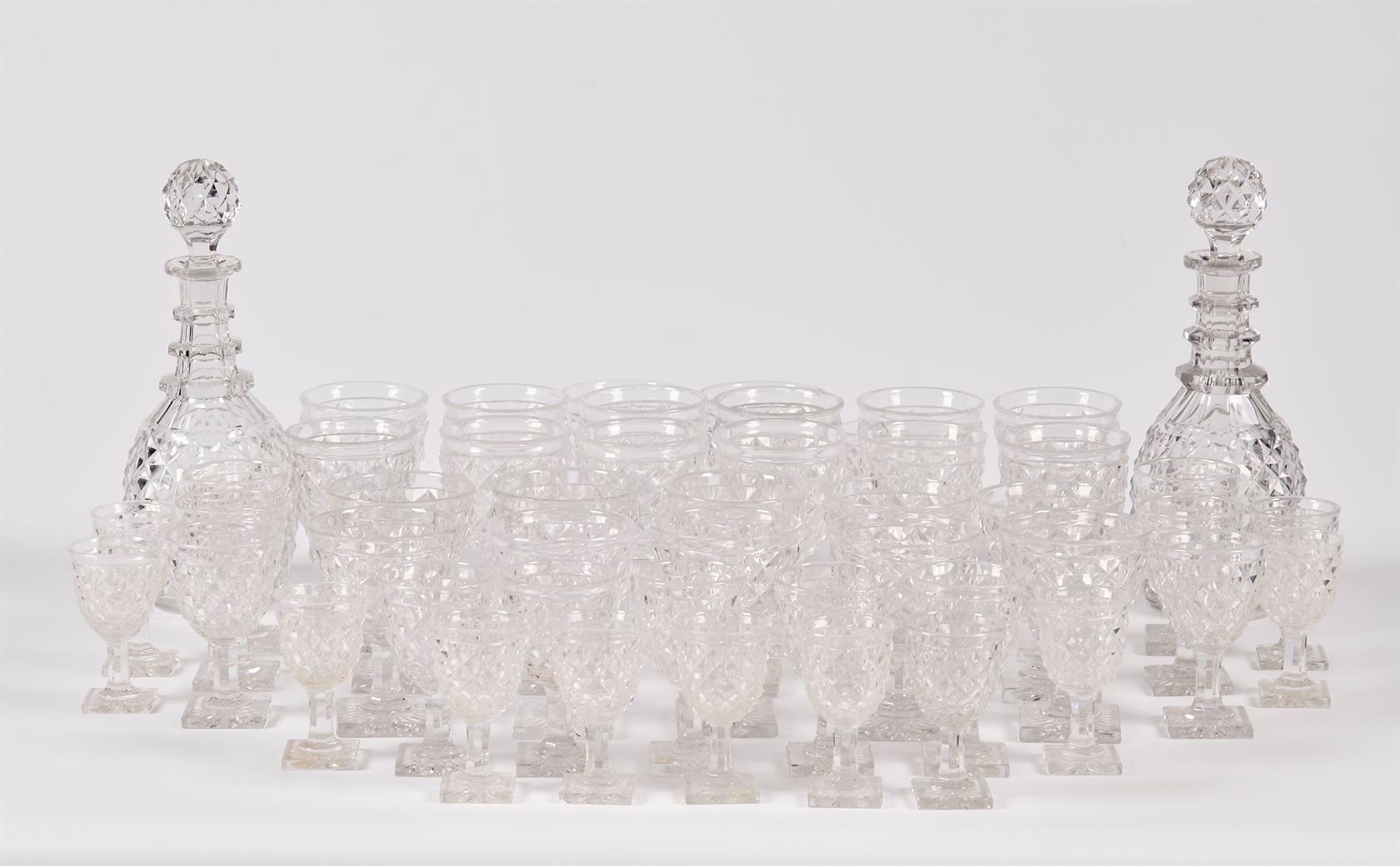 Null BACCARAT: 重要的49件水晶服务，"Kernevel "模型，包括两个大水杯，12个水杯（高14.5厘米），12个红酒杯（高12.5厘米），1&hellip;