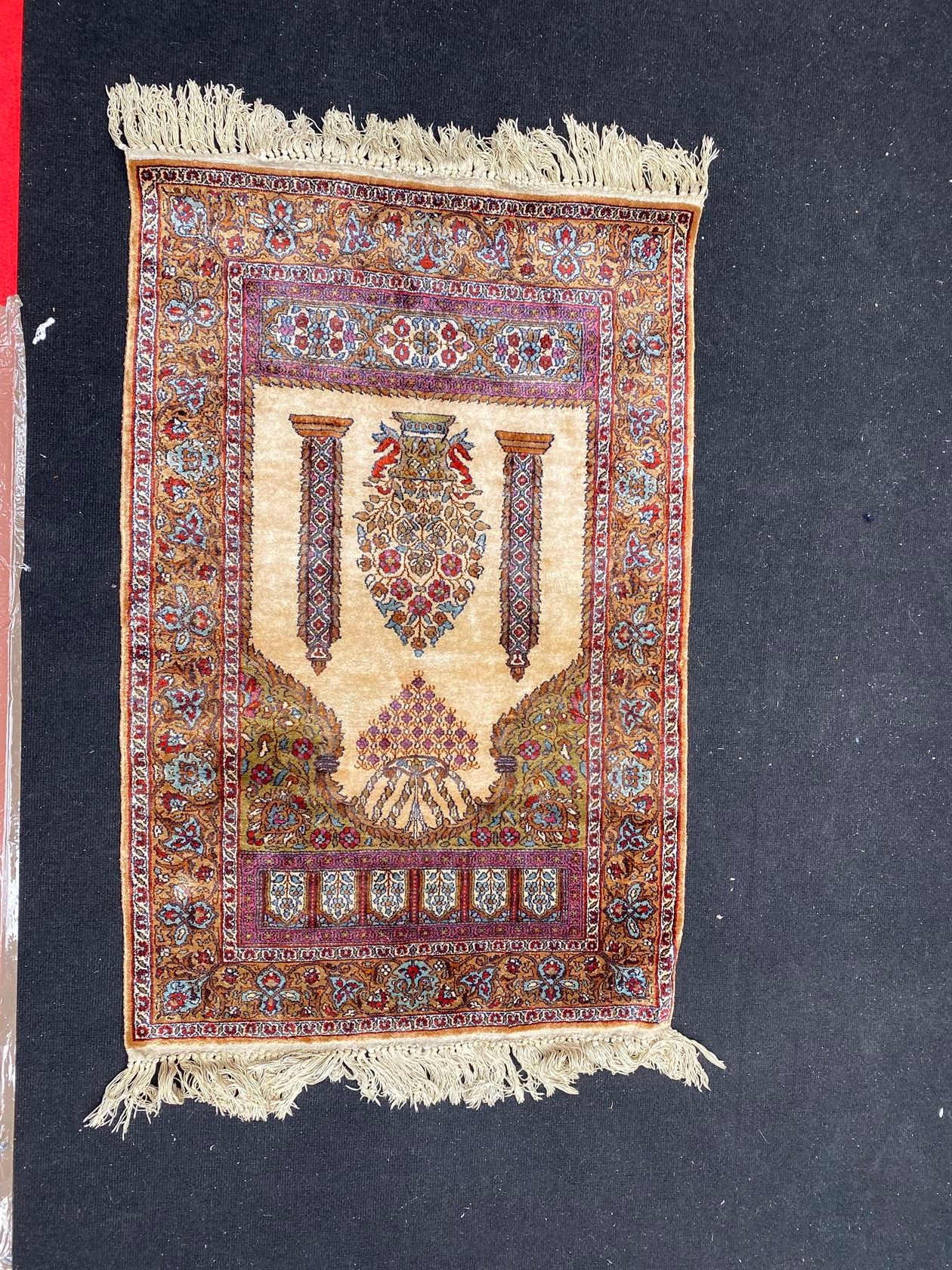Null Indopersan carpet (wool warp and weft, silk pile), India, circa 1930-1950. &hellip;