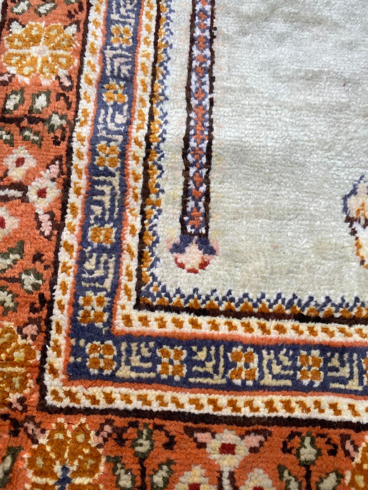 Null 恺撒地毯（羊毛经纬线，丝光棉或丝绒）土耳其中部，约1930-1950年 - 098 x 057。