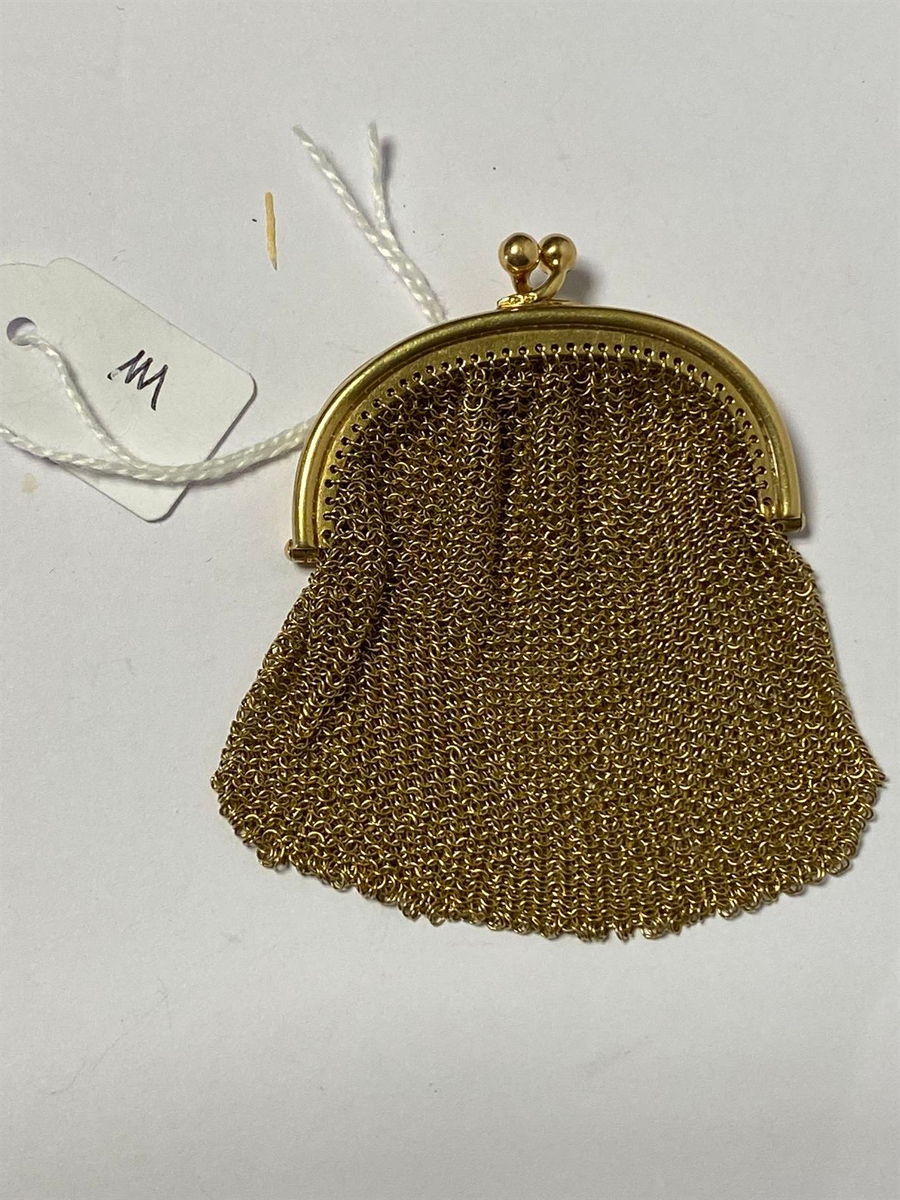 Null Chainmail" purse in 18K (750 thousandths) yellow gold. P. 32,8 g.
