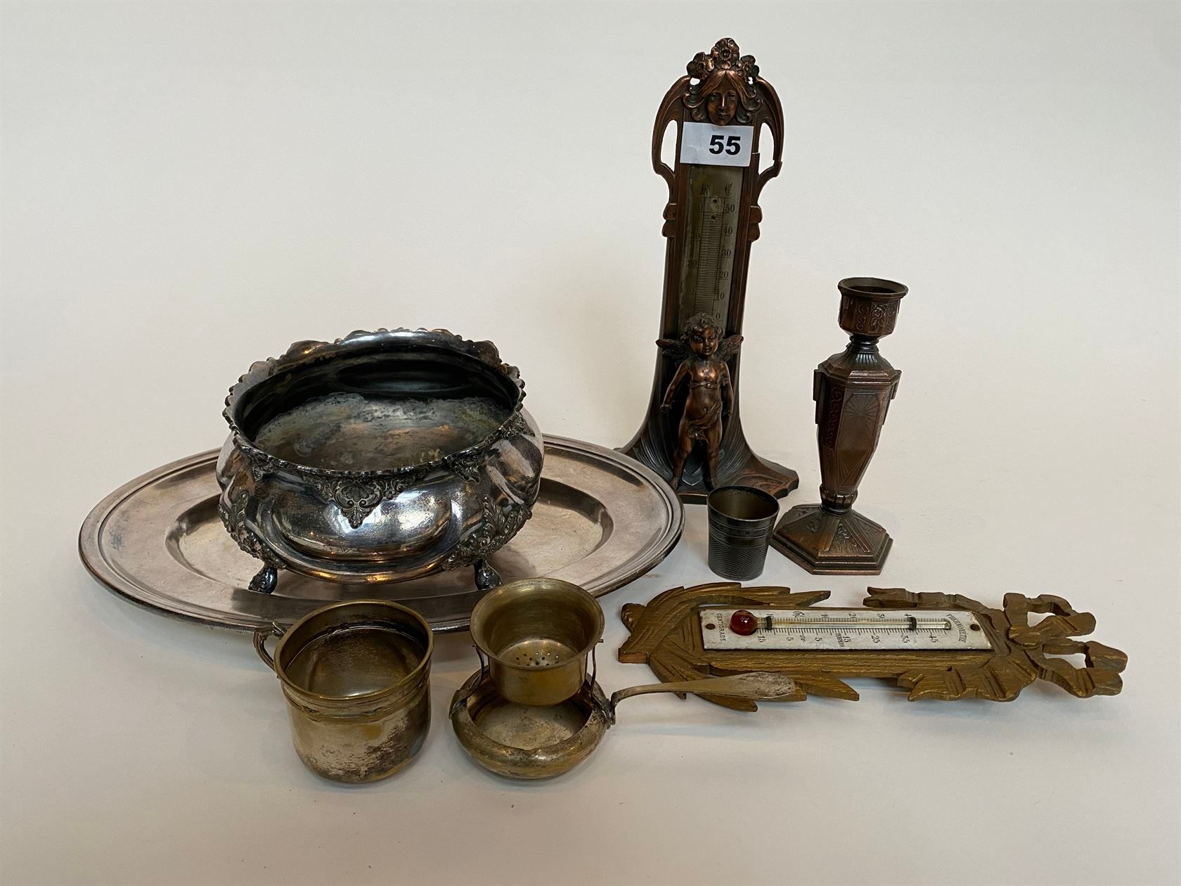 Null Un TERMOMETRO in metallo ramato Art Nouveau decorato con un cherubino e una&hellip;