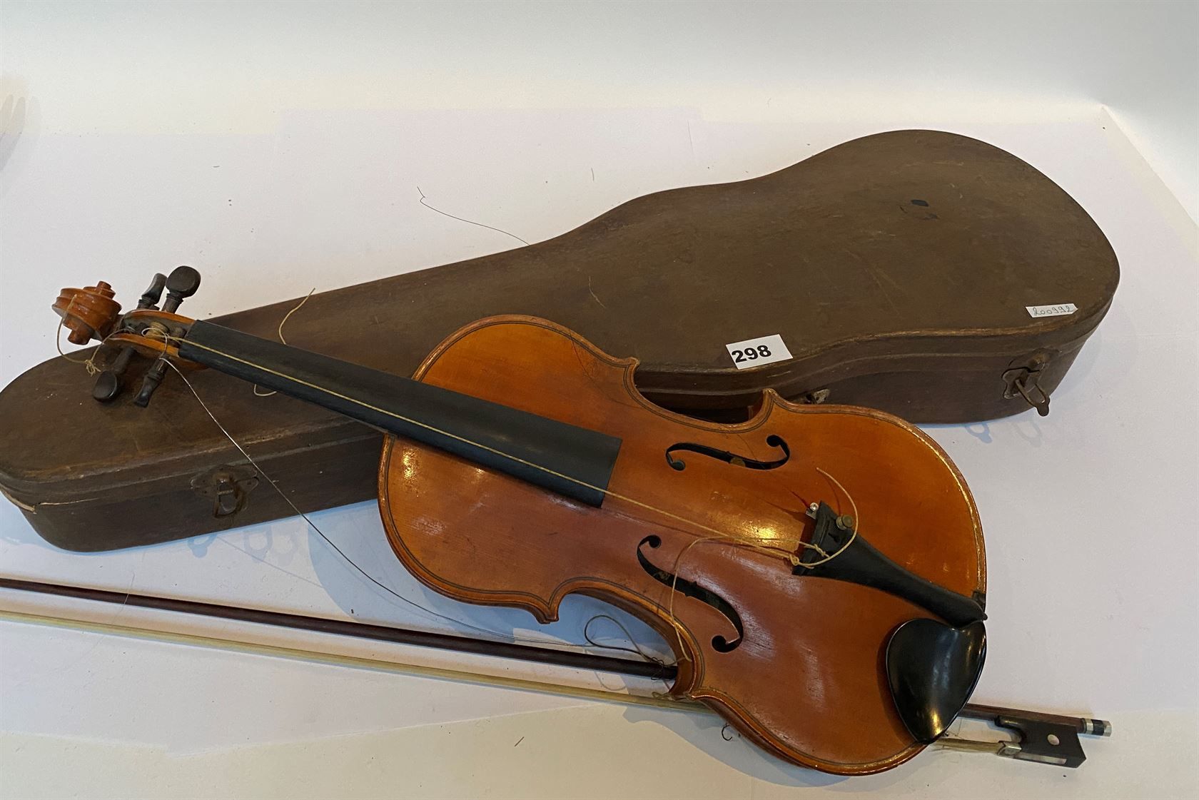Null VIOLON d’étude et son archet, le corps du violon signé BRETON avec étiquett&hellip;