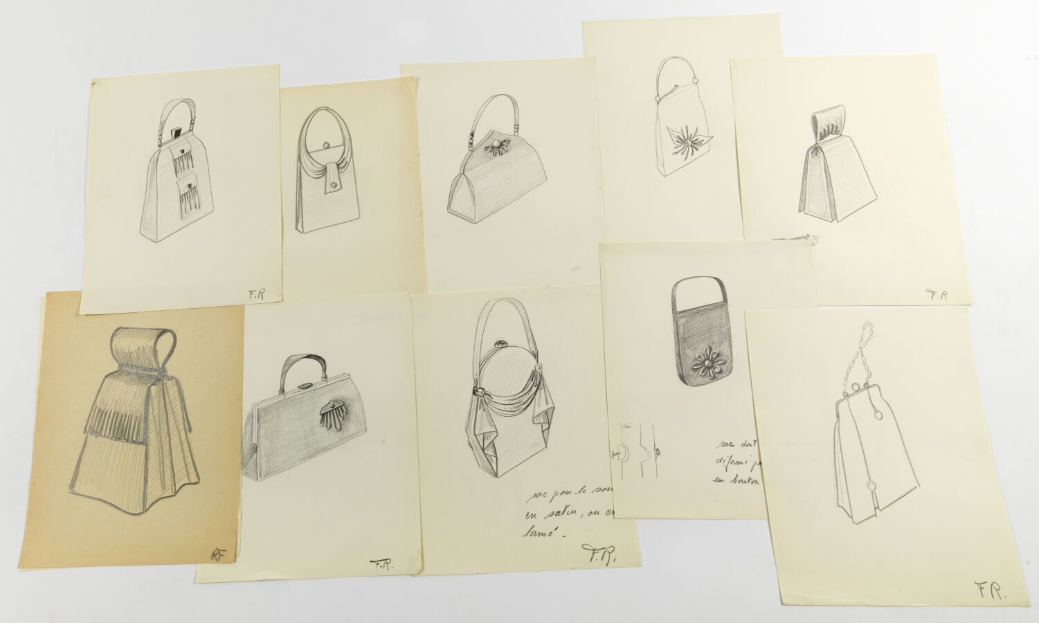 Null 帕科-拉班纳（1934-2023）：一套40幅手袋画。主要是混合纸上的石墨，主要约27厘米高x 21厘米宽。