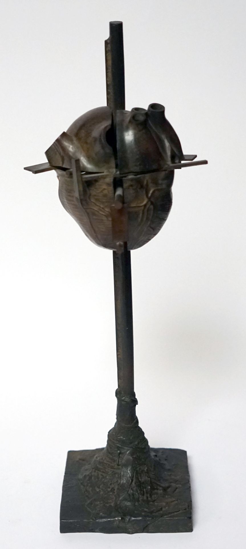 Null CESAR (1921-1998) Coeur éclaté, 1986. Skulptur in mehreren, in Bronze mit b&hellip;