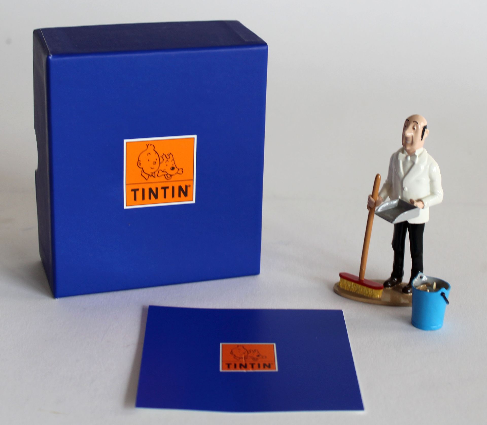 Null Figurine Moulinsart / PIXI - TINTIN - Collection Générique : Nestor balai. &hellip;