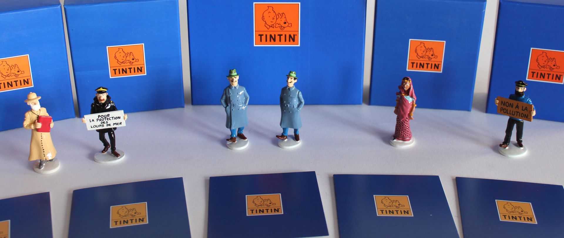 Null Figurines Moulinsart TINTIN - Série : Carte de Vœux 1972 : Police secrète M&hellip;