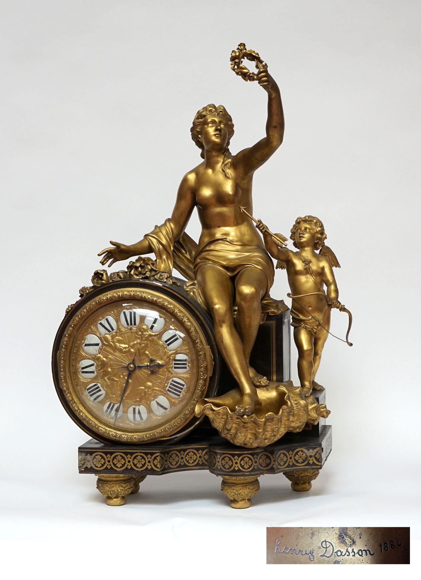 Null 
Henry DASSON (1825-1896) 一件青铜、乌木和雕刻黄铜镶嵌的维纳斯吊饰，仿效André-Charles Boulle，维纳斯的形&hellip;