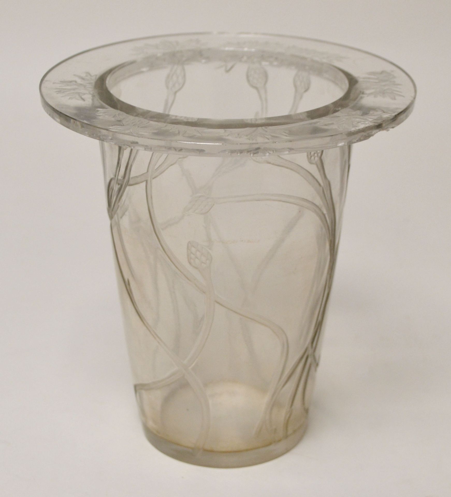 Null 
René LALIQUE (1860 - 1945) Bordure Bluets花瓶，白色模制玻璃压制而成。签名为R.Lalique的凹版印刷。高&hellip;
