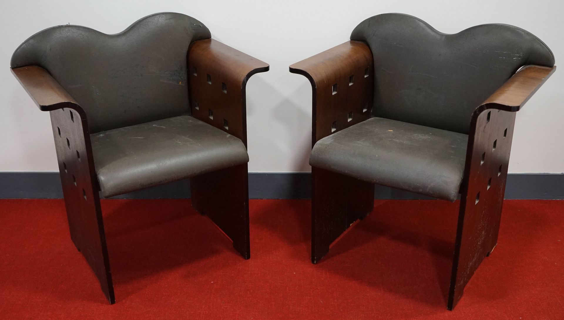 Null Christian de PORTZAMPARC (born in 1944). Pair of armchairs made for the Bea&hellip;