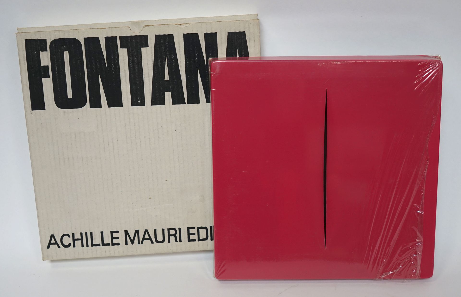 Null Lucio FONTANA (1899-1968) Concetto spaziale. Milan, édition Achille Mauri. &hellip;