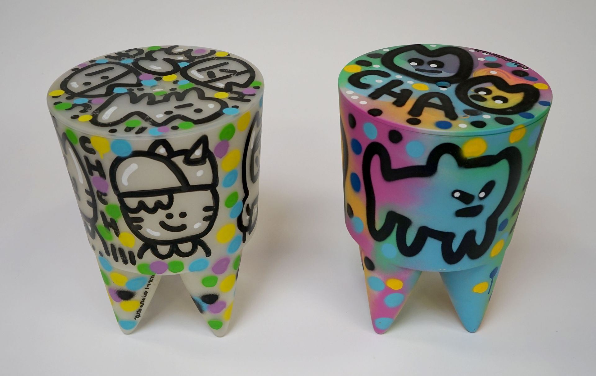 Null CHANOIR 1980, born in 1976 Pair of plastic stools painted with acrylic by t&hellip;