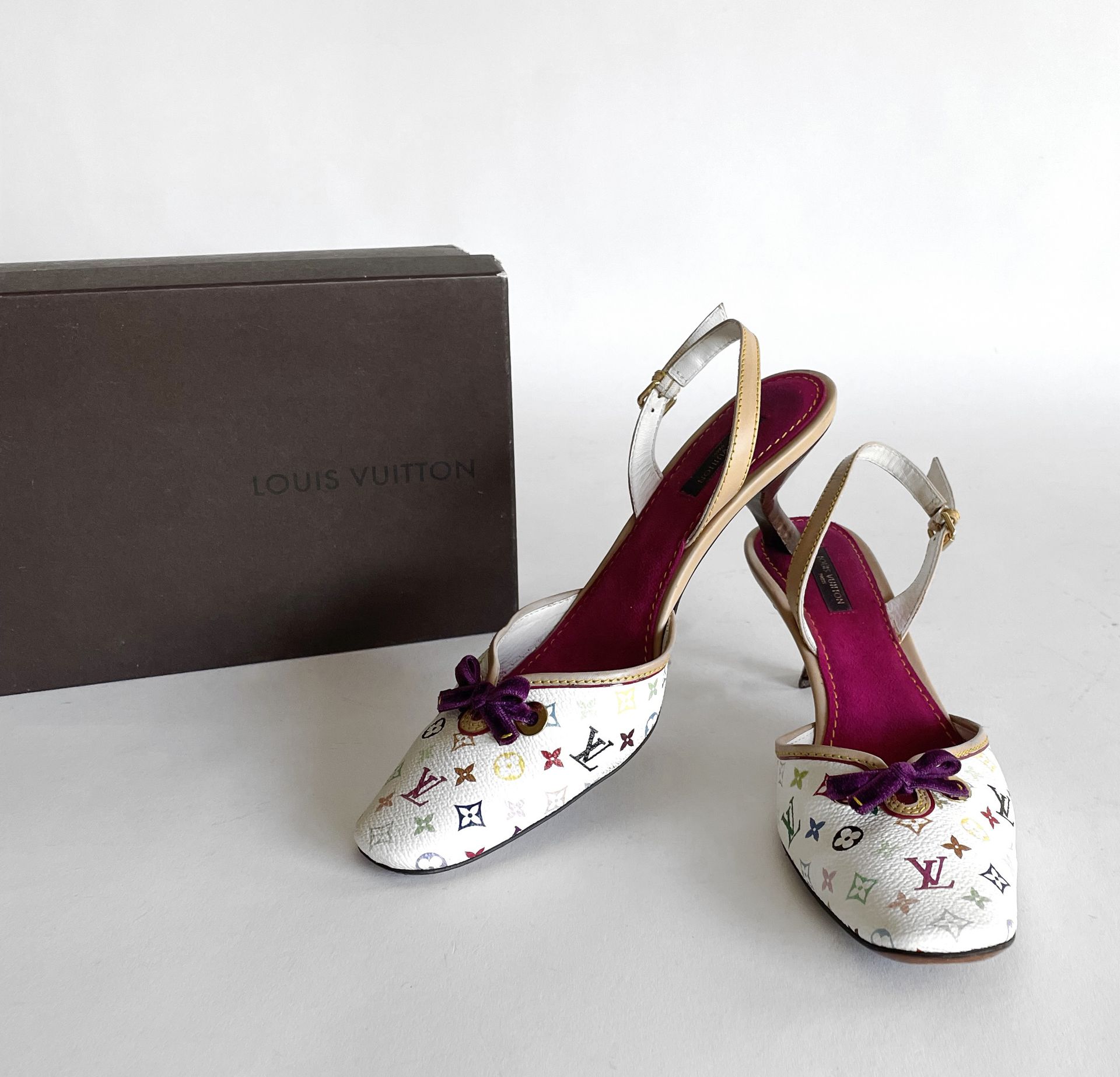 LOUIS VUITTON. Pair of slingback pumps in multicolored c…