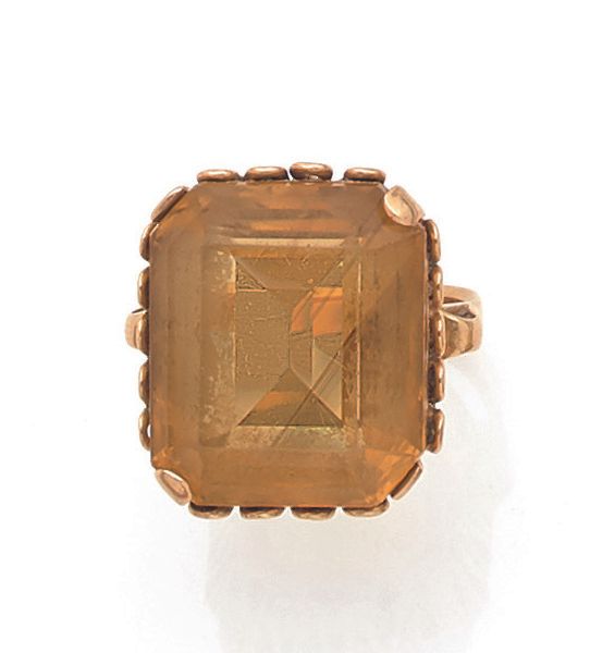 Null 黄金750米尔戒指，镶嵌了一颗精致的黄色长方形石头ˆ平底锅。约1940/1950年。毛重10.66克 TDD 57