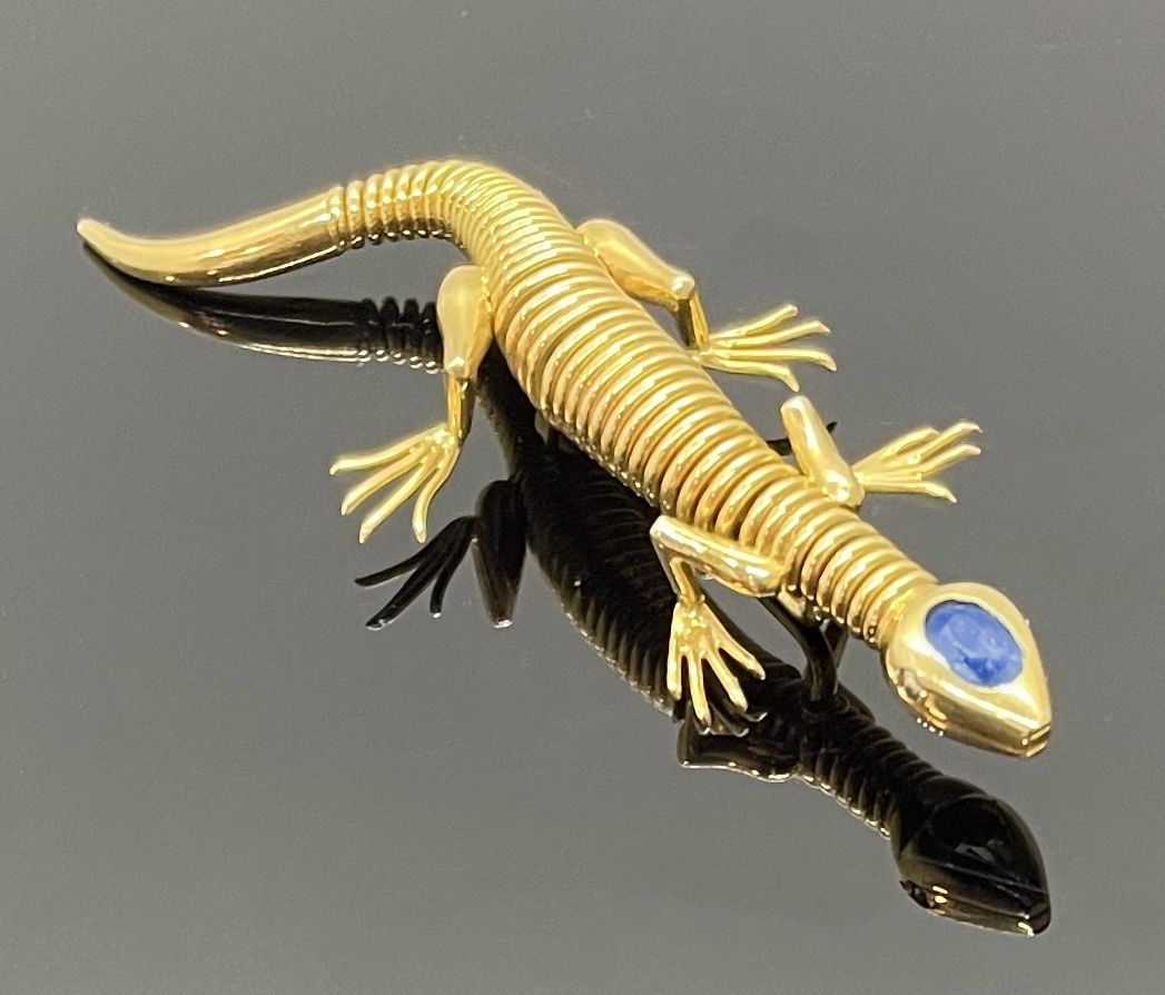 Null BROCHURE "Salamander" in yellow gold wire 750 mils. The head raised by a sa&hellip;