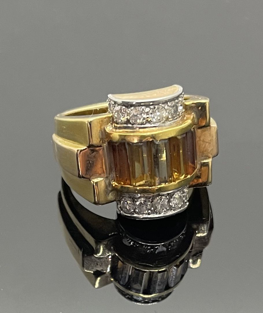 Null 黄金750密耳罐戒指，在铂金上镶嵌钻石和黄色长方形切割宝石。约1940年。毛重11g TDD 52