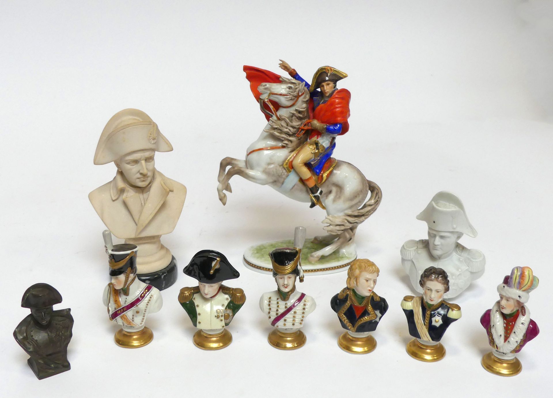 Null Napoleon crossing the pass of the great Saint bernard. Polychrome porcelain&hellip;