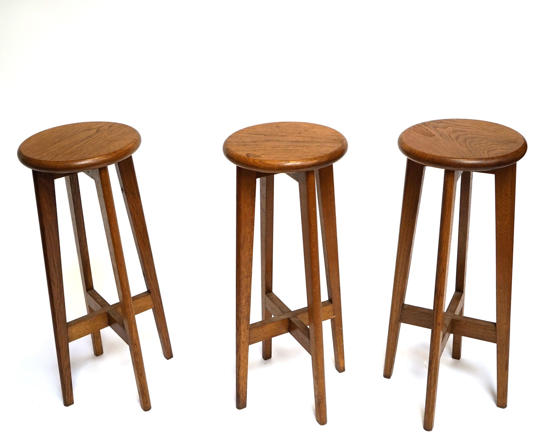 Null Three bar stools in oak. H. 76 cm.