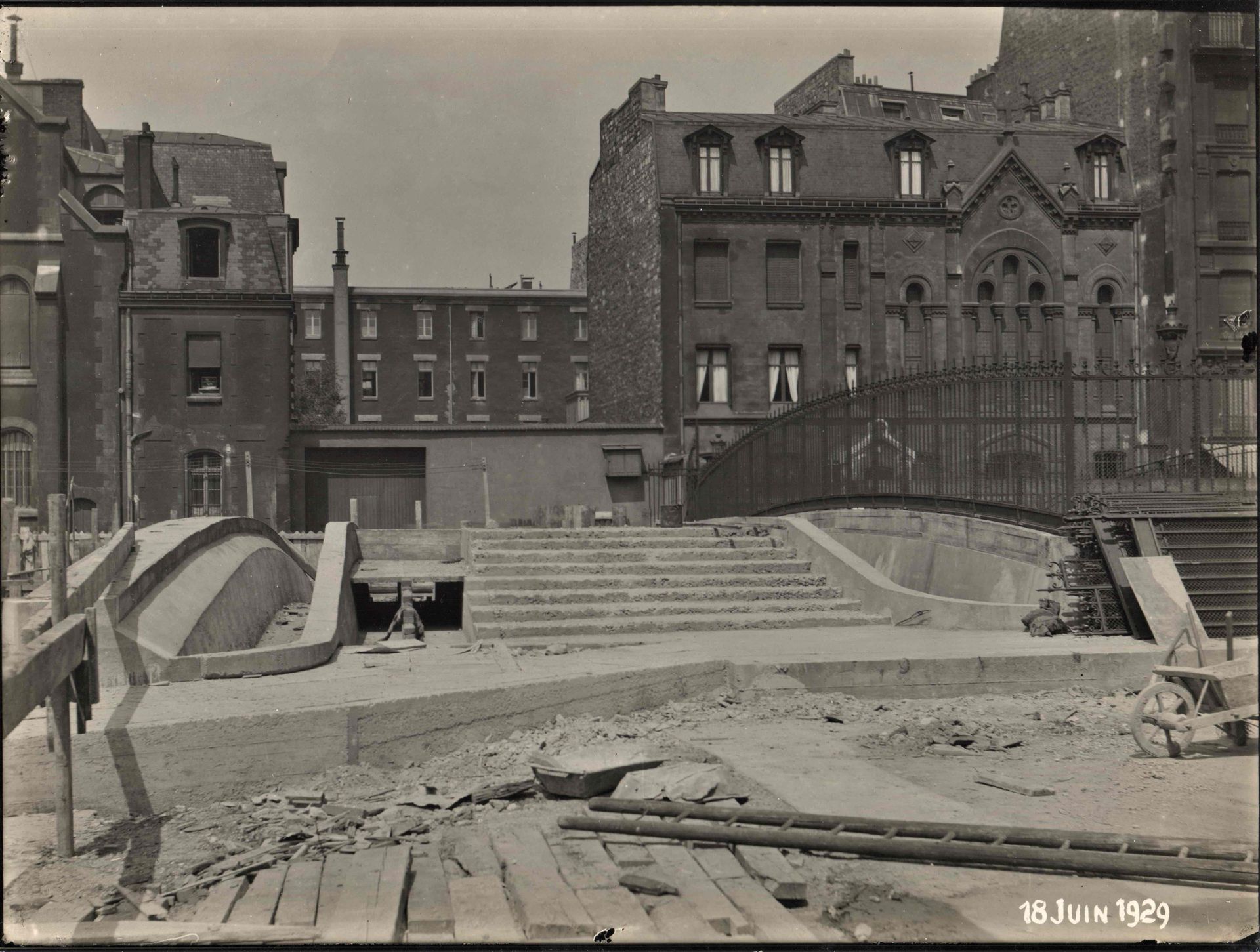 Null Arbeiten an der Brücke Philippe de Girard in Paris in den 1930er Jahren. Sa&hellip;