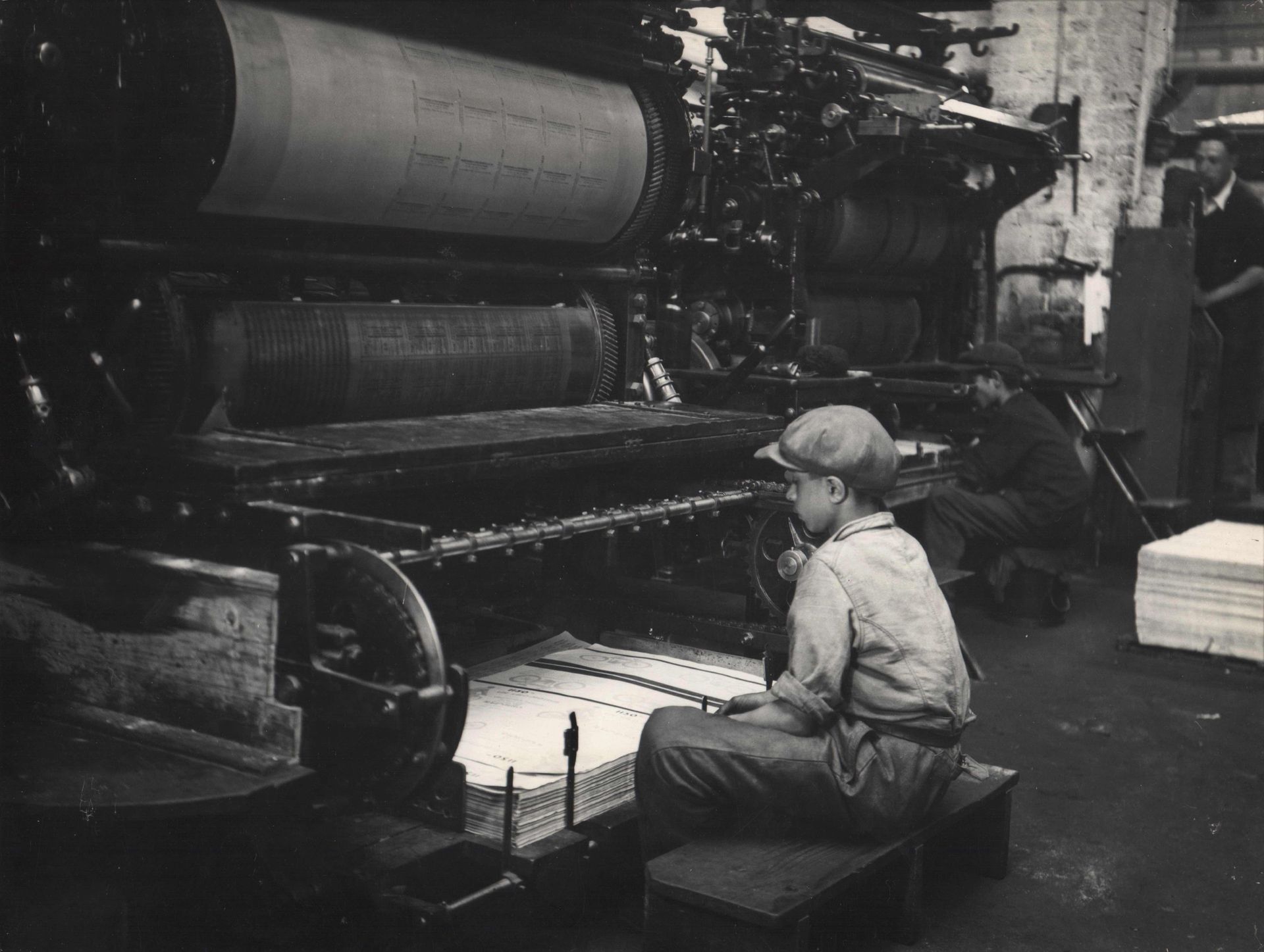 Null Georges Martin (1906-1962). Jeune garçon au travail à l’imprimerie. Epreuve&hellip;