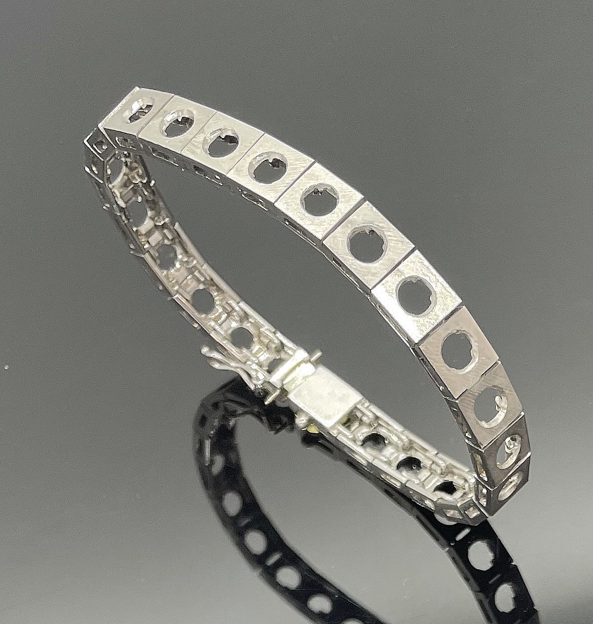 Null MONTURE de BRACELET rivière en or gris et platine. Poids 33,93 g