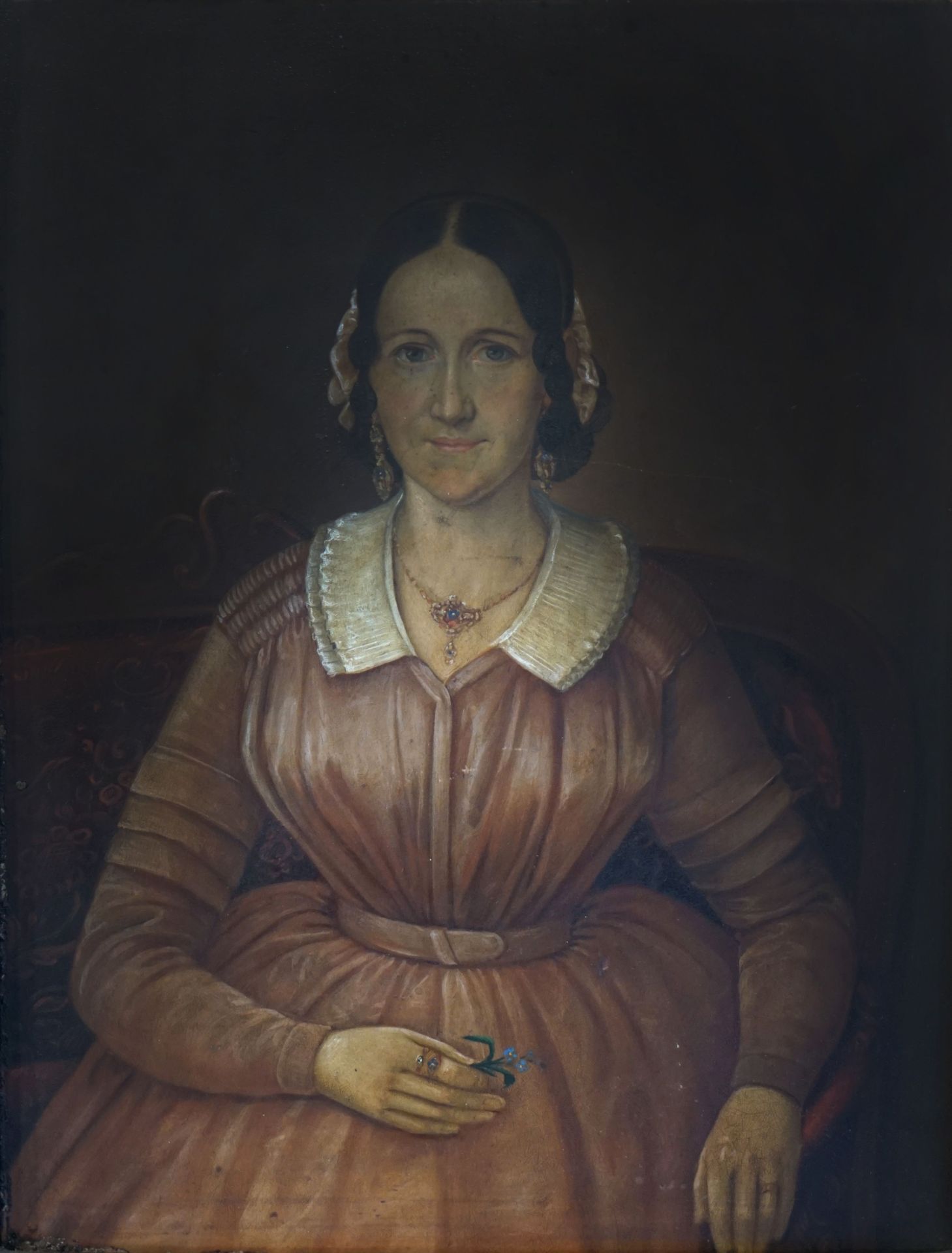 Null 19世纪的学校。一个拿着一缕亚麻布的女人的画像。铜上油彩。16,5 x 13 cm