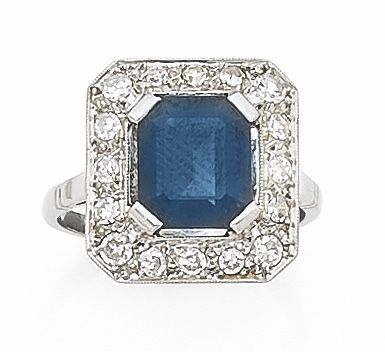 Null Platinum ring, the rectangular bezel set with a faceted sapphire in a diamo&hellip;