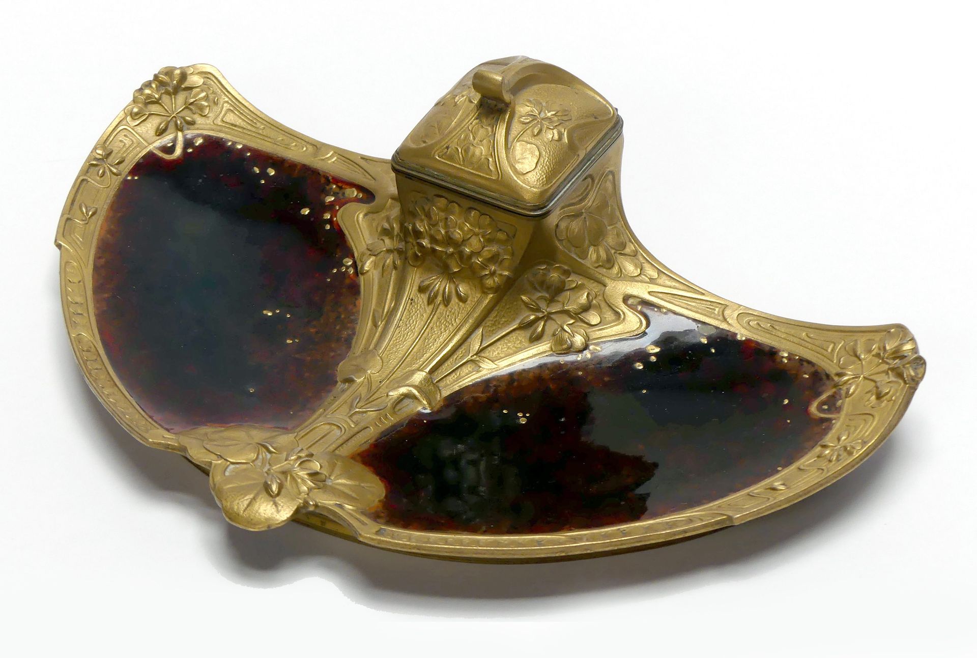Null Paul LOUCHET (1854-1936). ENCRIER en porcelaine émaillée brune et bronze do&hellip;