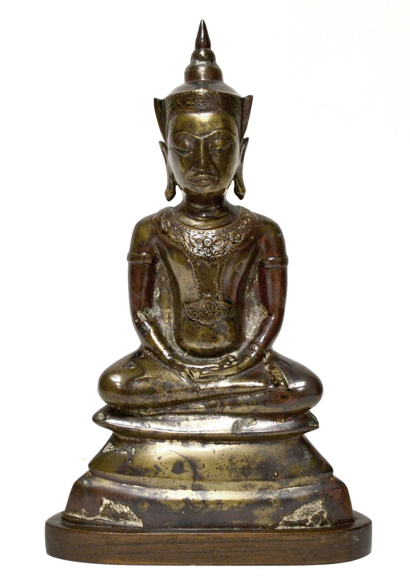 Null 泰国。铜制小菩萨，棕色铜锈和鎏金，坐姿（Dhyani mudra）。高13.5厘米，木质底座。