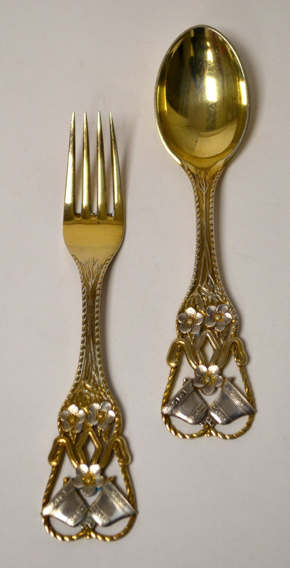 Null MICHELSEN, Denmark. A silver and gilt child's cutlery, decorated with flowe&hellip;