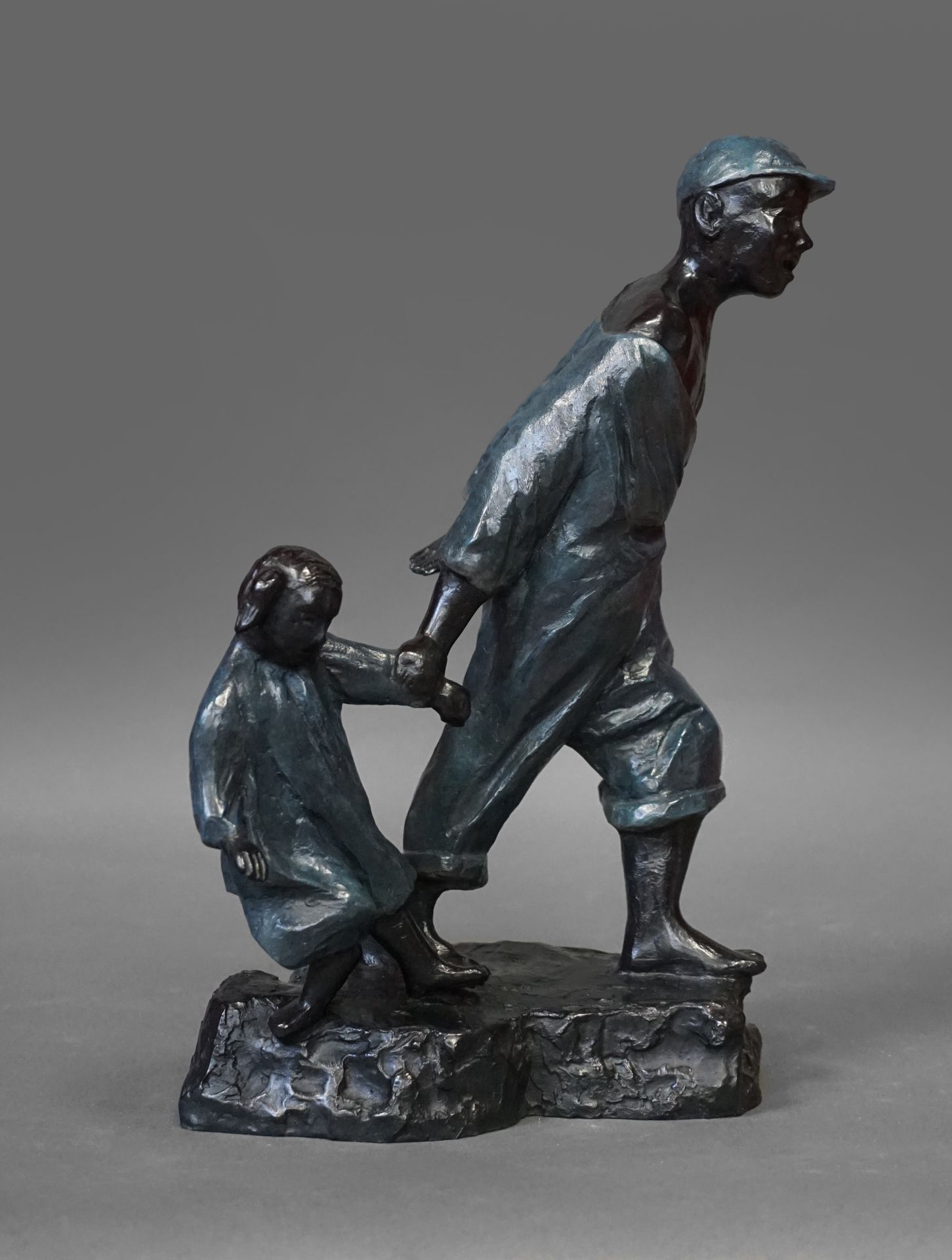 Null Jorge BORRAS (1952) Die Schmollende. Bronzeabguss mit schwarzer und blauer &hellip;