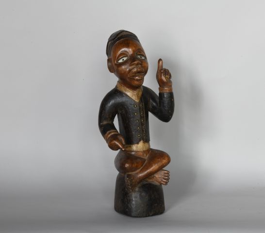 Null CONGO

Statue coloniale en bois polychrome

XXe, dans le style des KONGO 

&hellip;