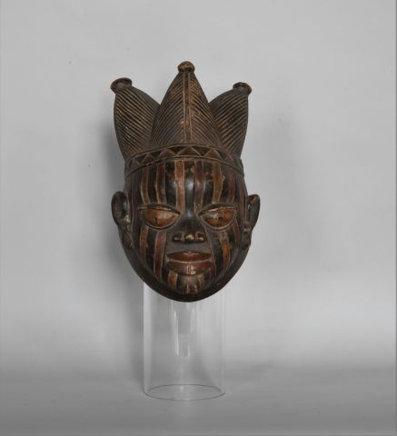 Null NIGERIA 

Masque à quatre chignons en bois polychrome. 

XXe, dans le style&hellip;