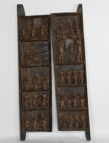Null NIGERIA 

Paire de portes sculptées de scènes de personnages en bois sculpt&hellip;