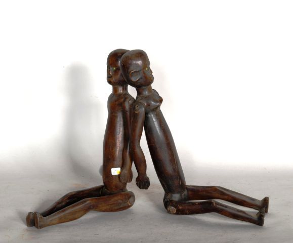 Null TANZANIE 

Couple de statuettes articulées en bois et perles

XXe, dans le &hellip;