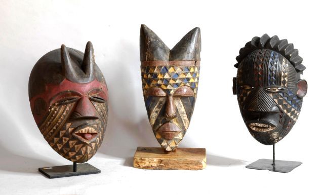 Null NIGERIA 

Trois masques en bois sculpté polychrome

XXe, de style IGBO

H :&hellip;